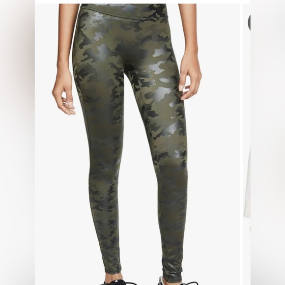 Spanx size M, green camo - Picture 5 of 5